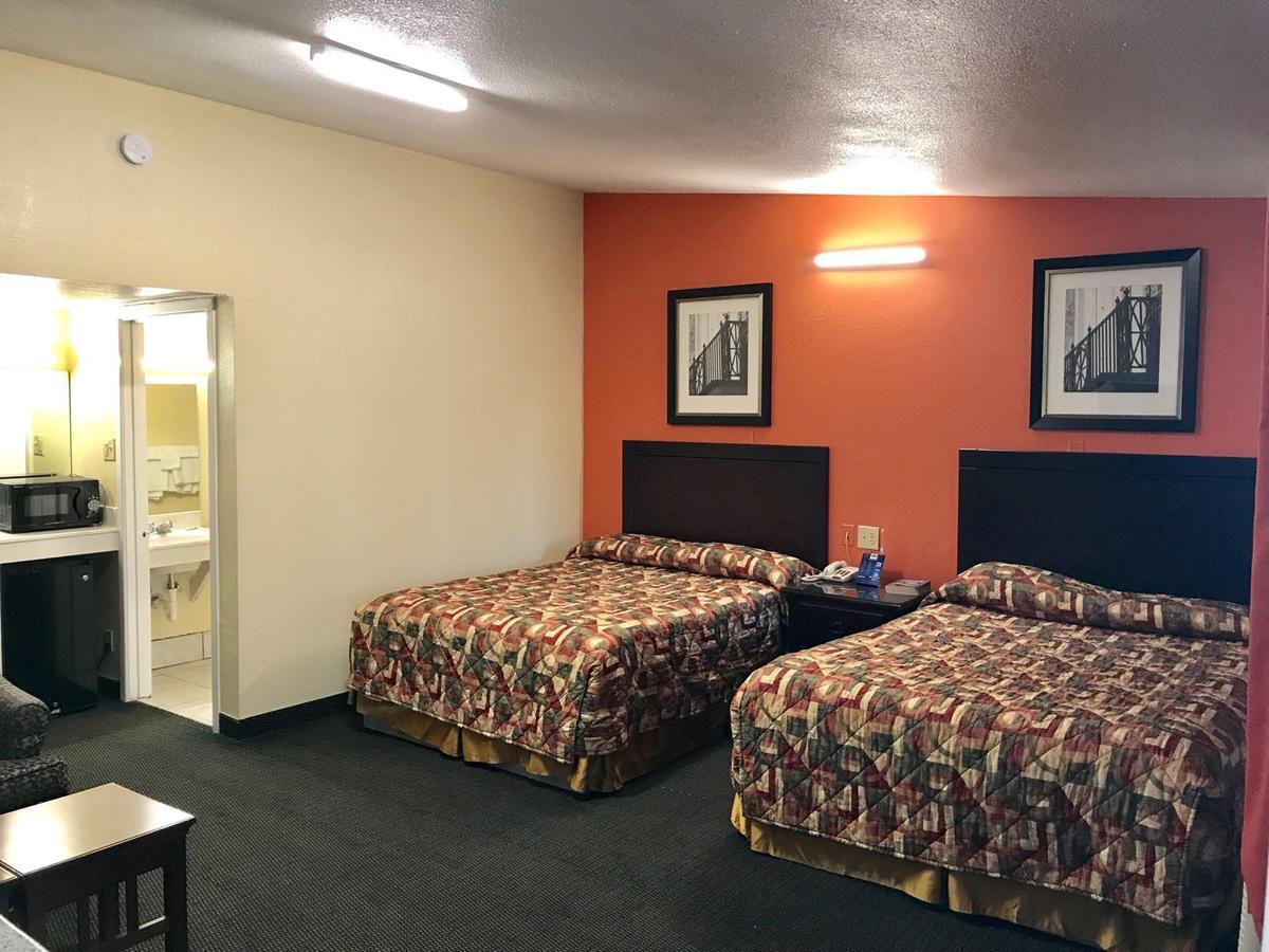 Scottish Inn And Suites Lubbock Exterior photo
